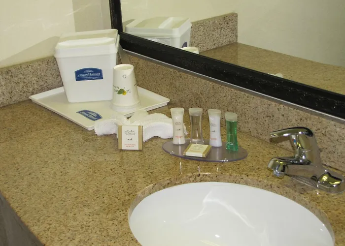 Howard Johnson By Wyndham Hotel Tallahassee