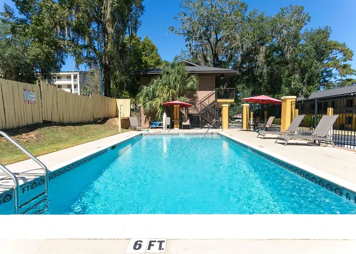 Hotel Howard Johnson By Wyndham Tallahassee