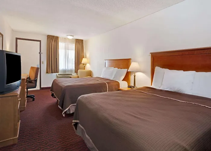 Howard Johnson By Wyndham