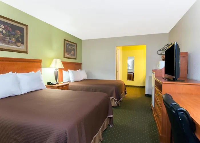 Howard Johnson By Wyndham Tallahassee